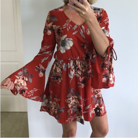 Dresses & Skirts - Floral Bell Sleeve Mini Dress